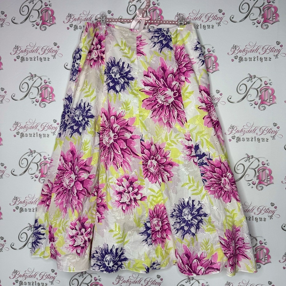 M&S classic skirt crochet pattern throughout flowers white green pink purple